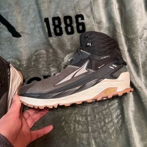 Altra Olympus 5 Men's Trail Running Shoes - Goretex